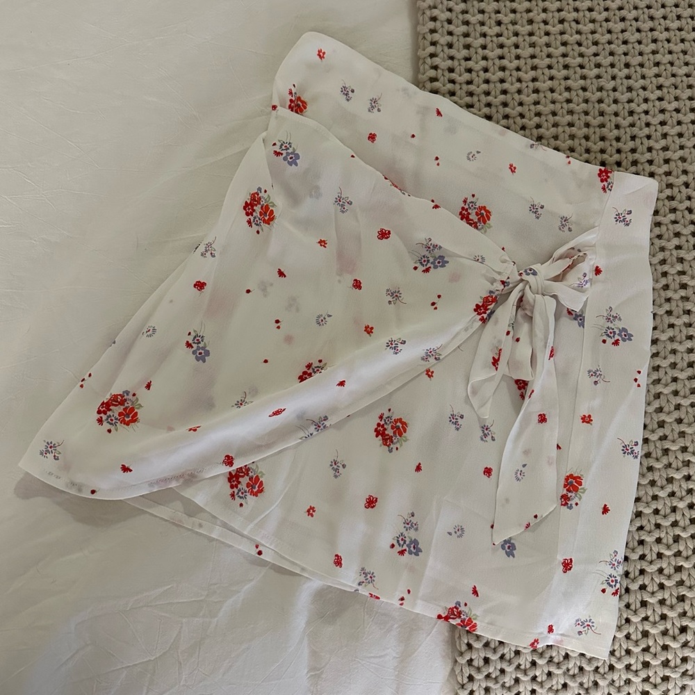 White Floral Mini Skirt